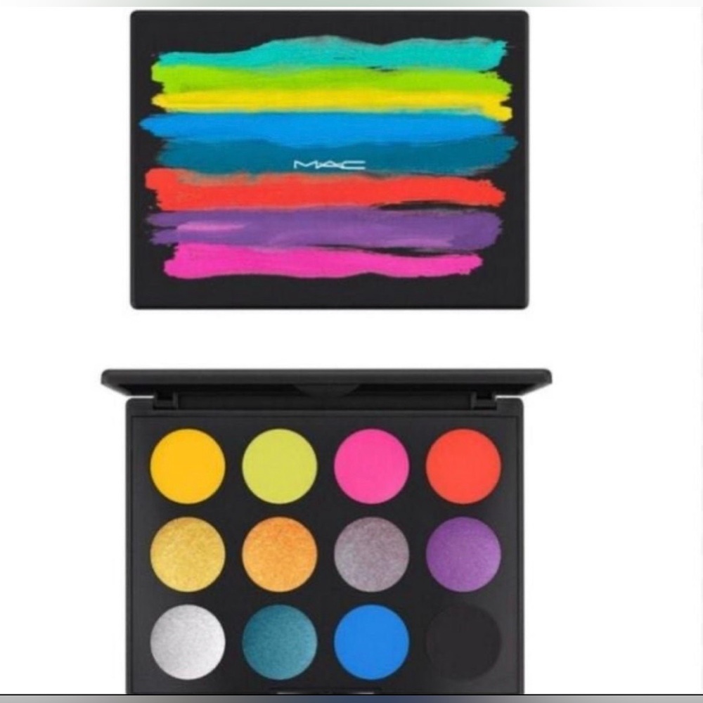 MAC It's Designer Art Library Eye Shadow Palette - Picture 1 of 6